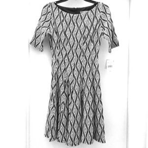 ⬇️⬇️Danny & Nicole Textured Fit & Flare Dress